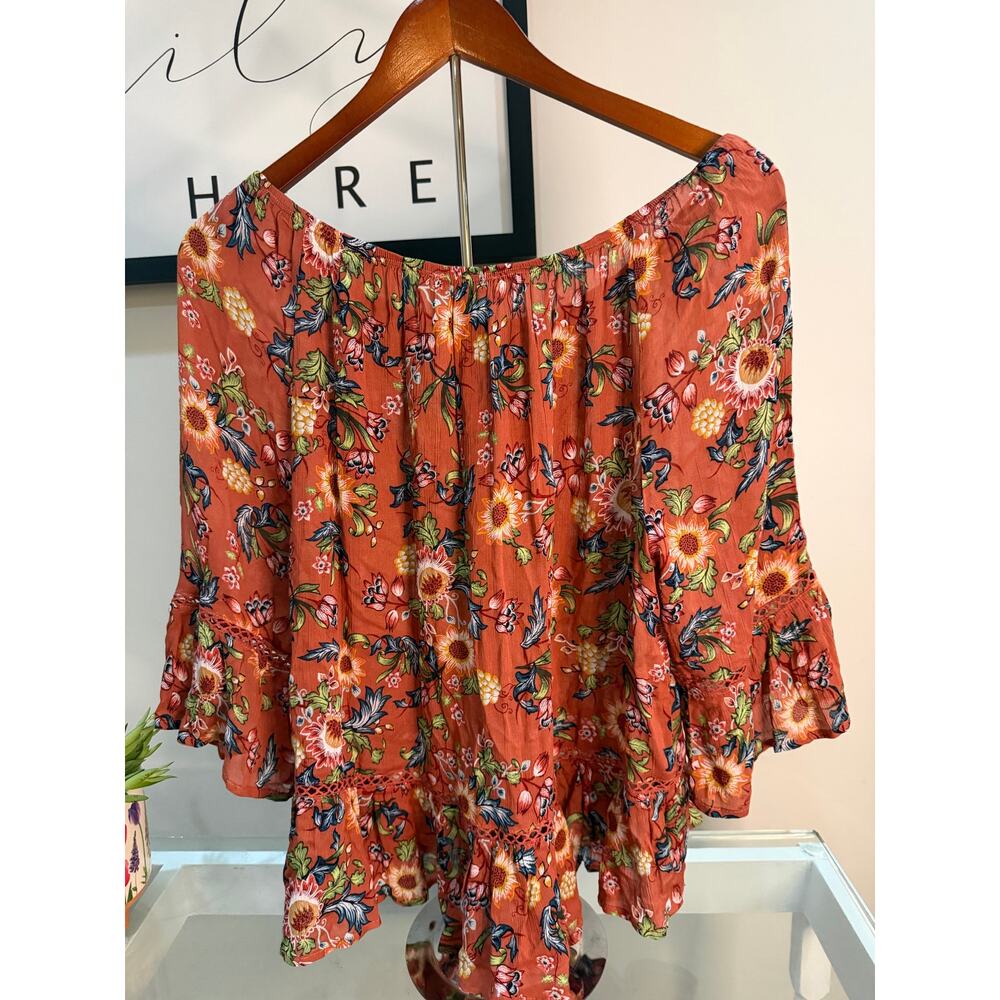 🌼 Democracy Floral Blouse – Size Medium 🌼